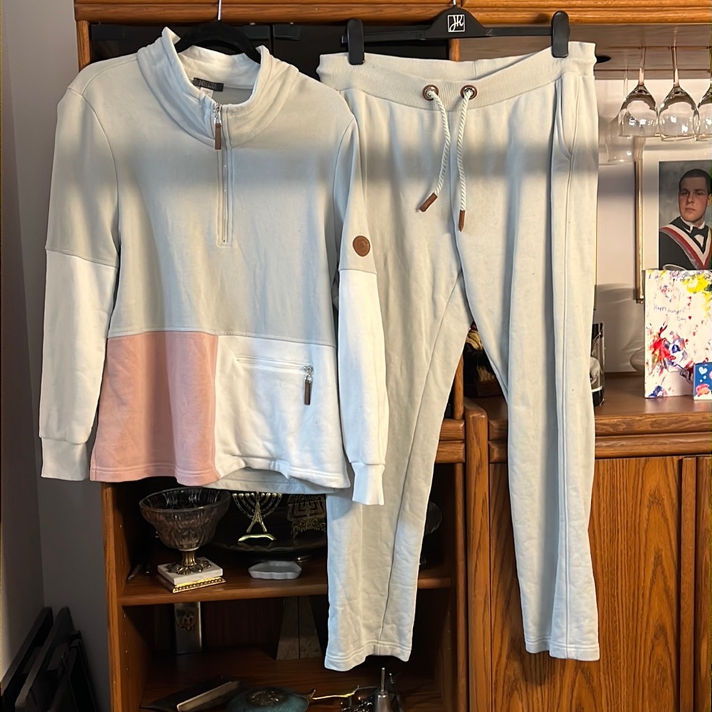 Dolcezza sweat suit